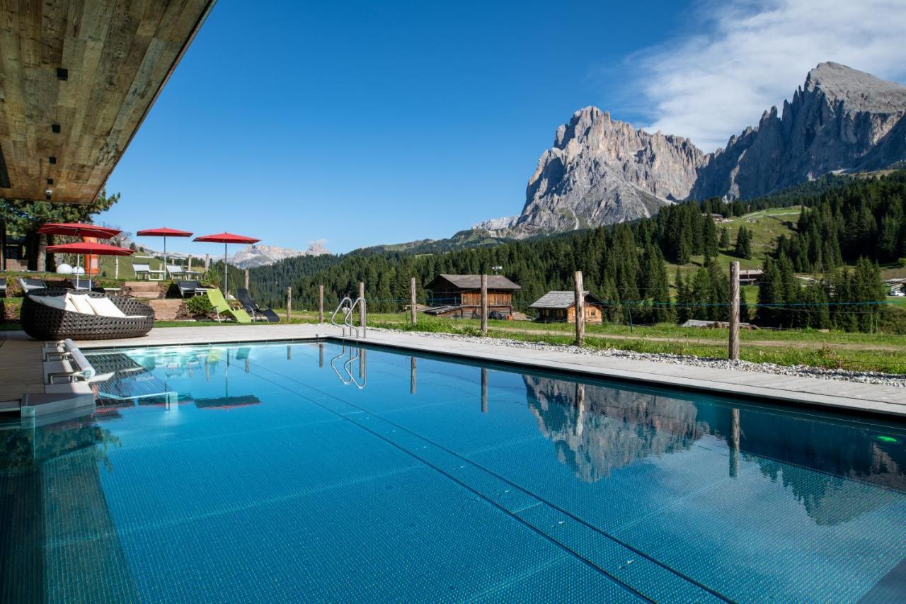 Saltria - Your Alpine Experience Alpe Di Siusi Bagian luar foto