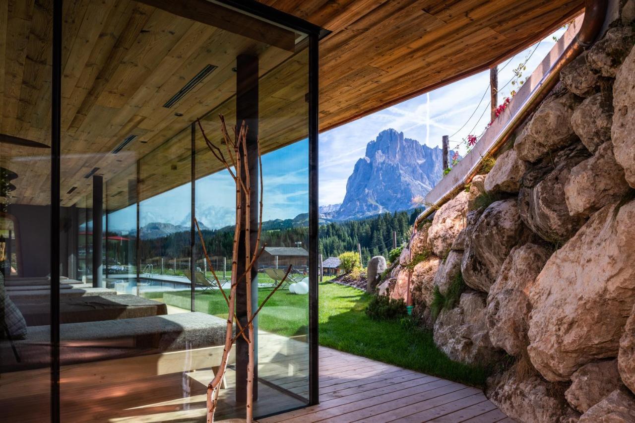 Saltria - Your Alpine Experience Alpe Di Siusi Bagian luar foto