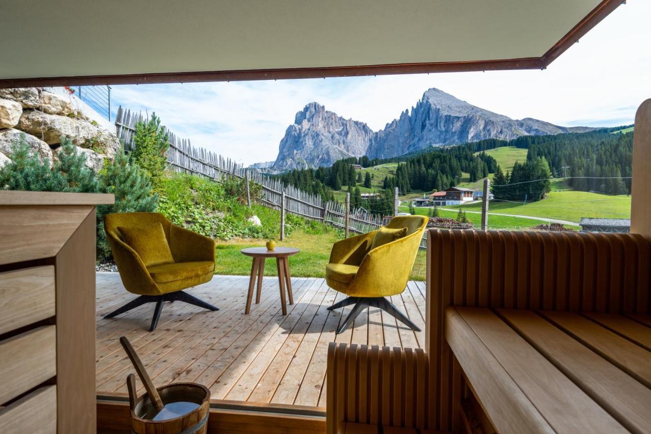 Saltria - Your Alpine Experience Alpe Di Siusi Bagian luar foto