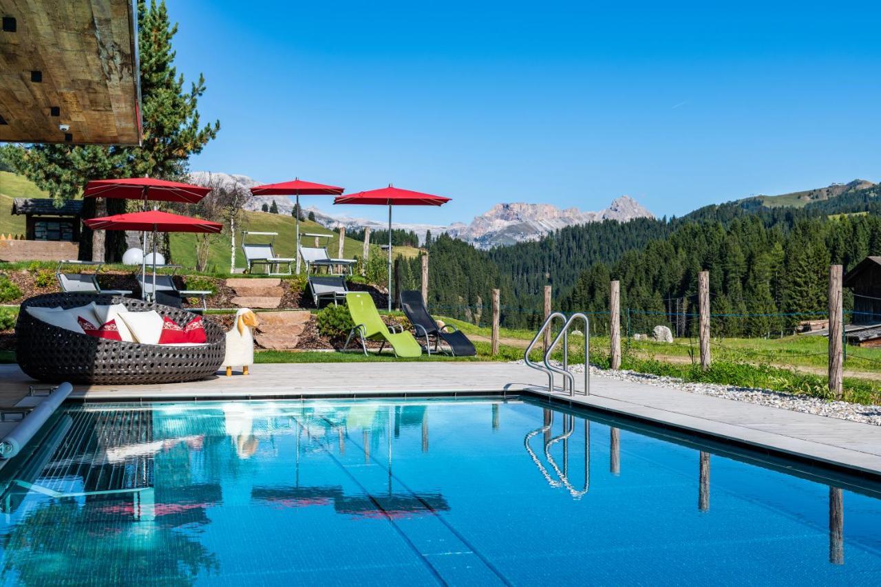 Saltria - Your Alpine Experience Alpe Di Siusi Bagian luar foto